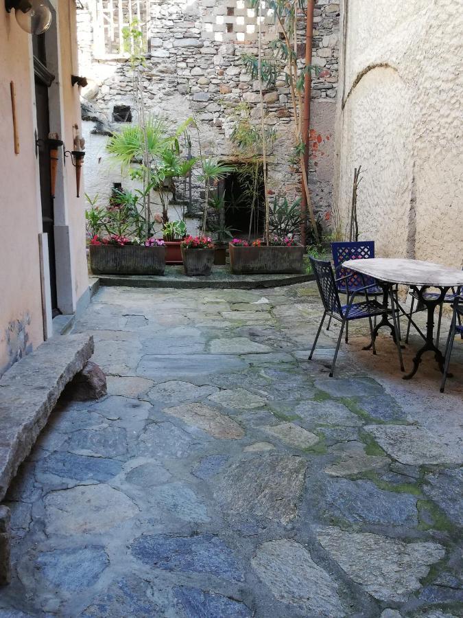 Apartamento Giardino Porto Valtravaglia Exterior foto