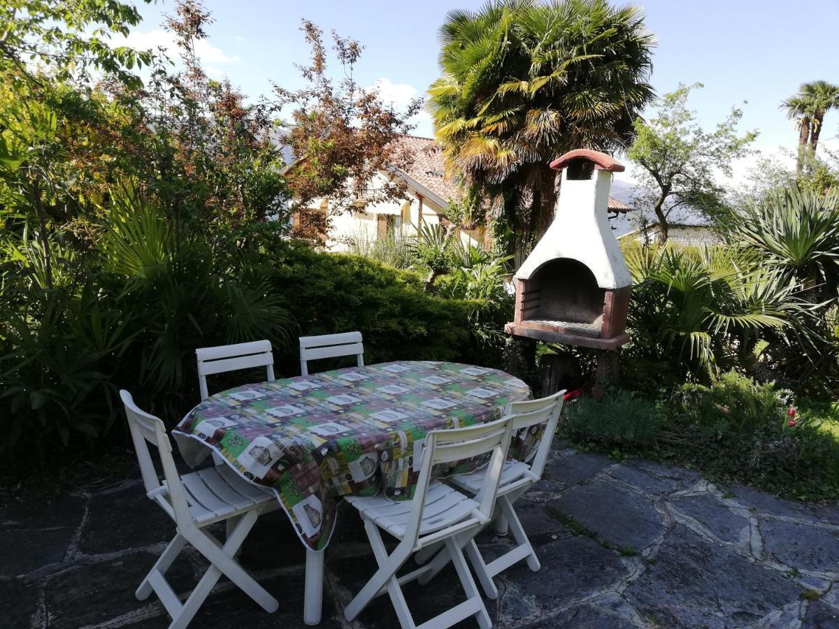 Apartamento Giardino Porto Valtravaglia Exterior foto
